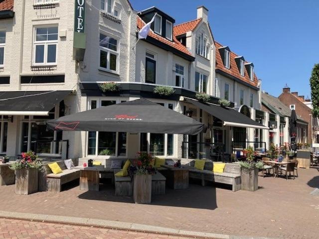 Boutique Hotel De Valk Valkenswaard Bagian luar foto