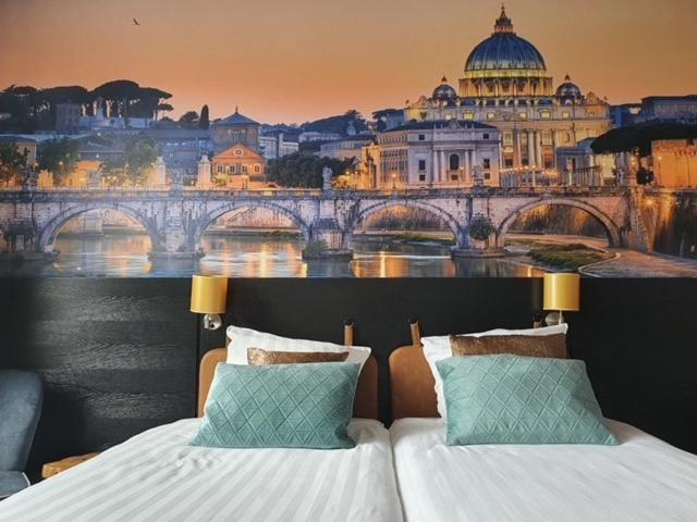 Boutique Hotel De Valk Valkenswaard Bagian luar foto