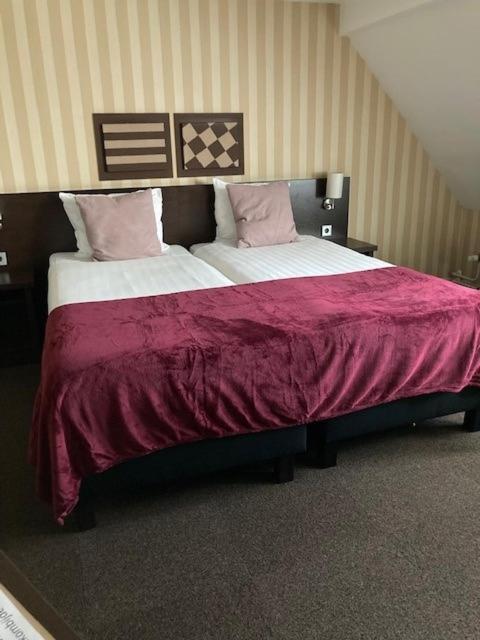 Boutique Hotel De Valk Valkenswaard Bagian luar foto